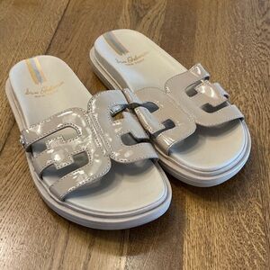 Woman’s Sam Edelman Valeri tan patent slide sandal. Size 6. Gently worn. So cute